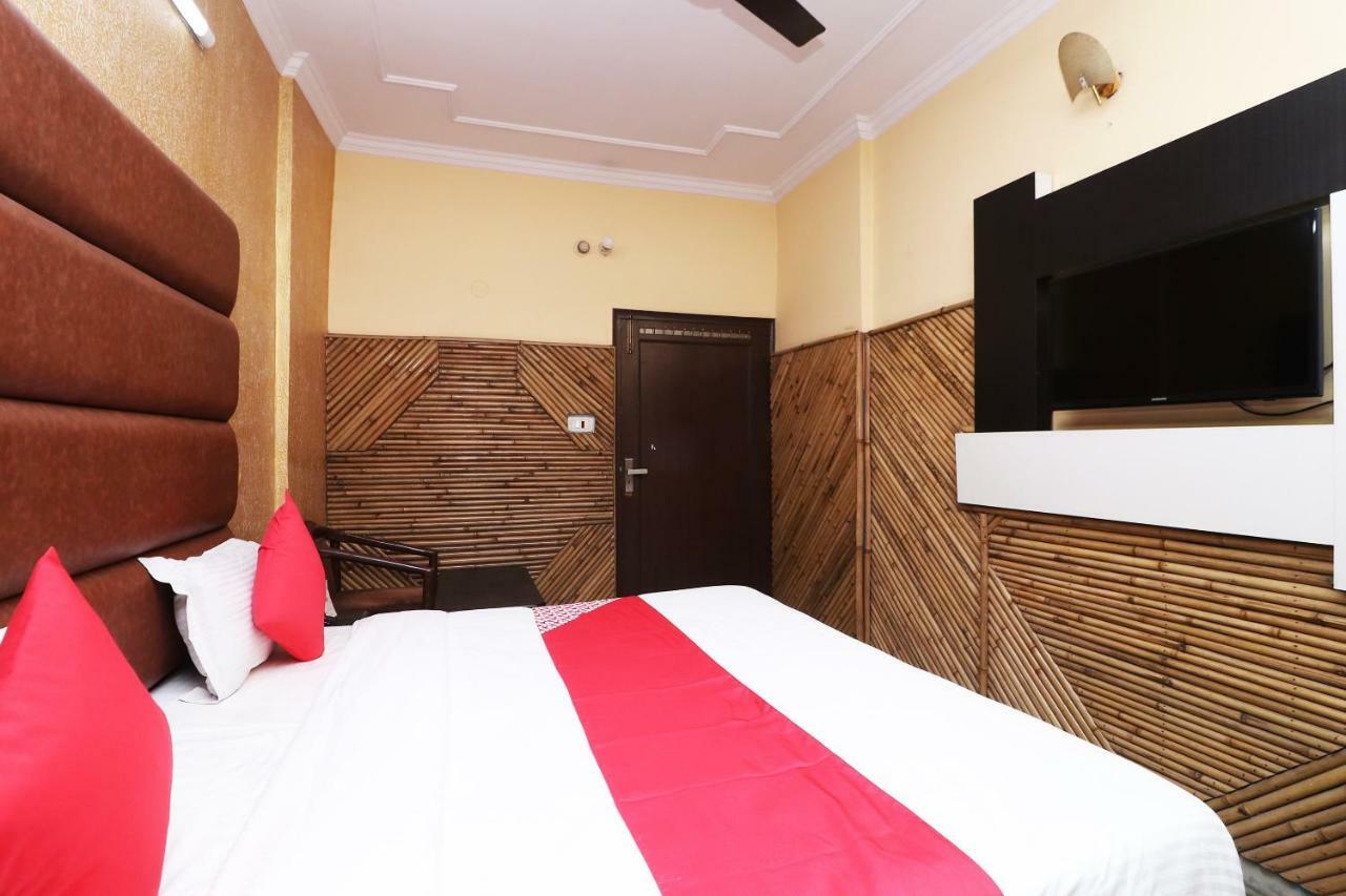 Oyo 29304 Hotel Pooja Yamunānagar エクステリア 写真