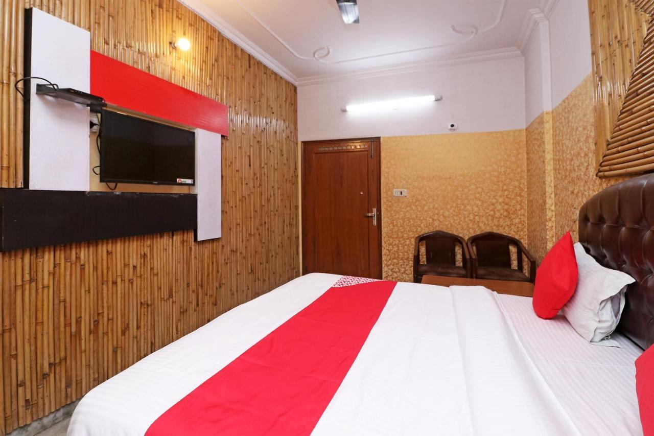 Oyo 29304 Hotel Pooja Yamunānagar エクステリア 写真